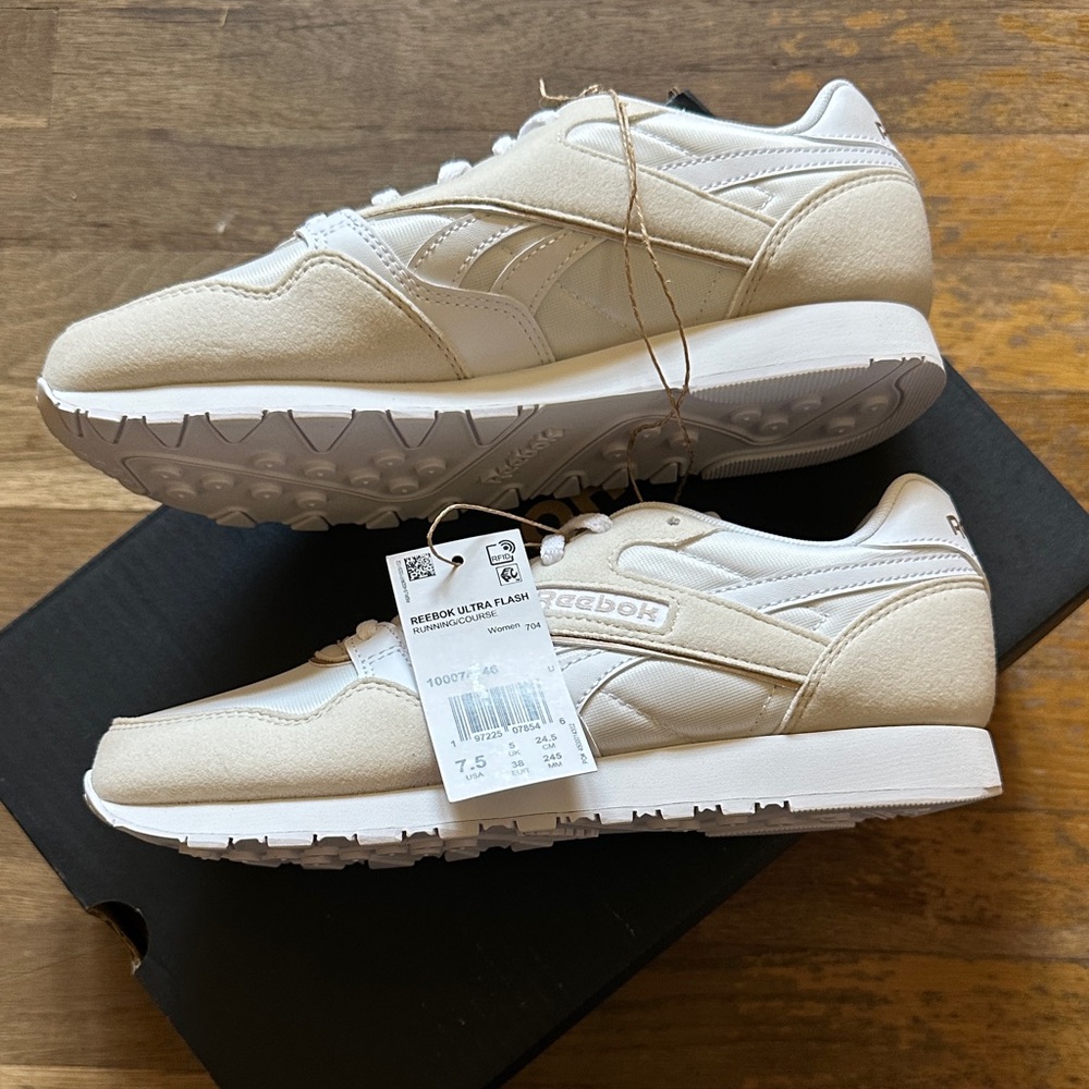 Reebok Ultra Flash Women's Sneakers in Cream and White- NIB